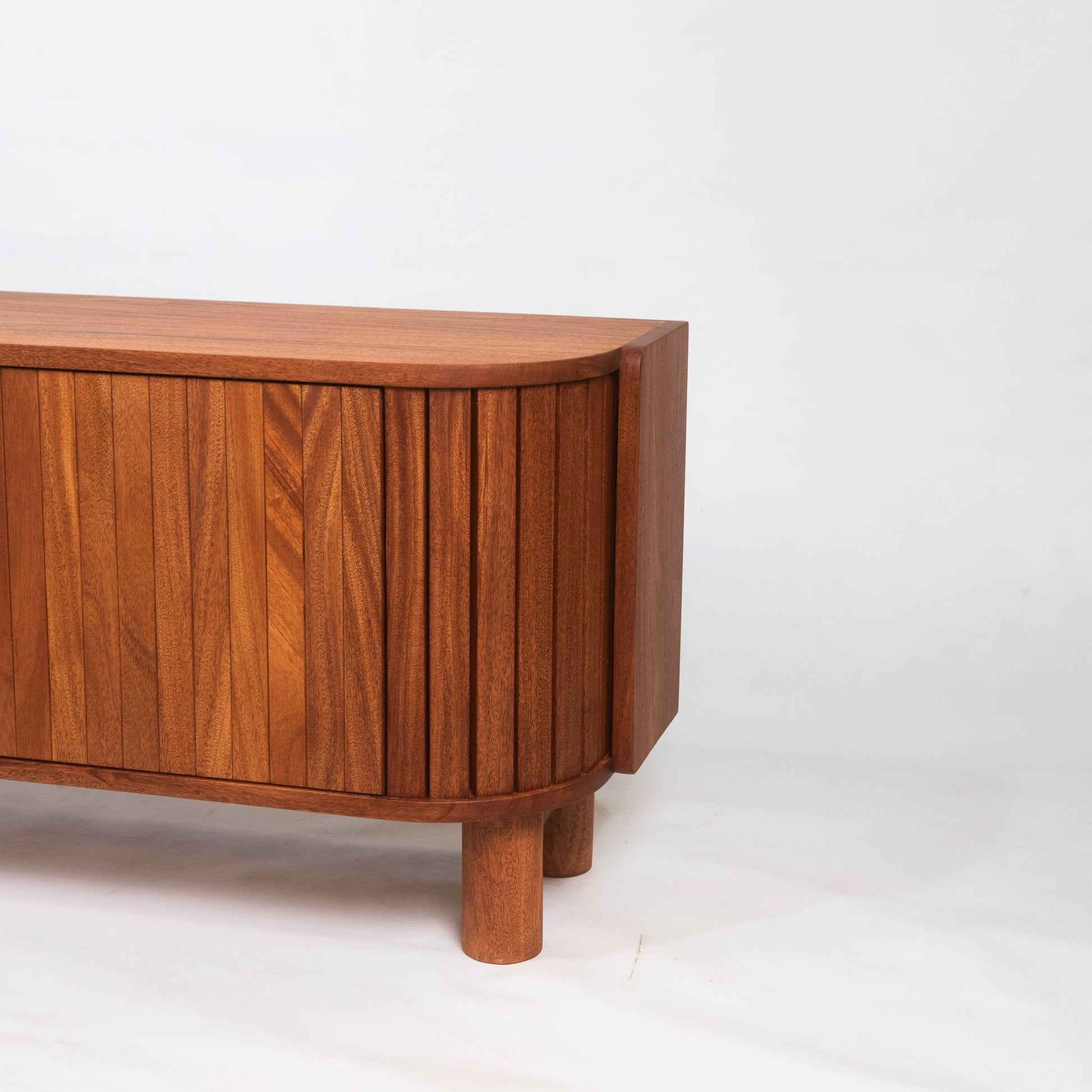 Dana TV unit - Renouve Studios
